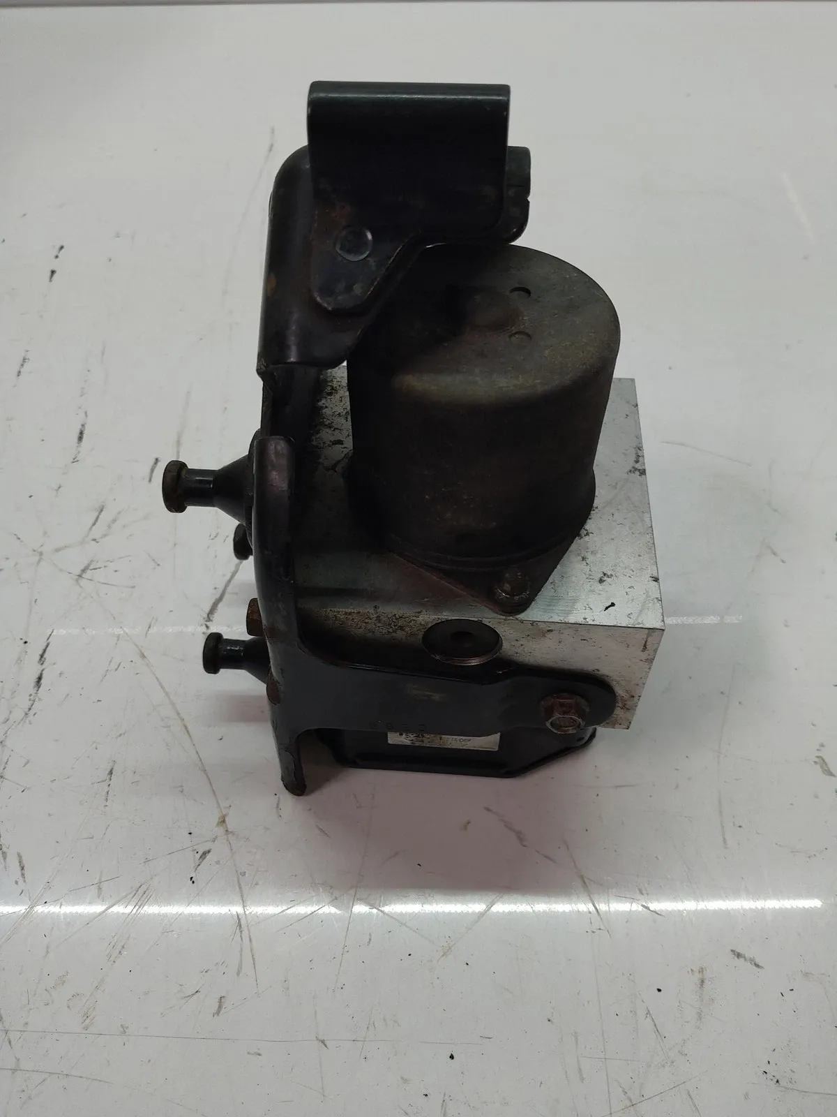 Jeep Cherokee / Liberty (KJ) Other parts ABS hydraulic block — JEEP CHEROKEE / LIBERTY I...