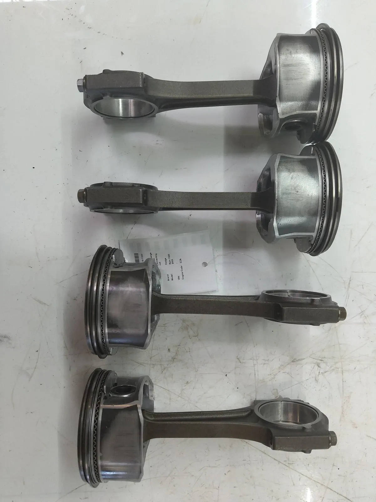 Dodge Ram Engine parts 4 × Piston with connecting rod — DODGE RAM 1500...
