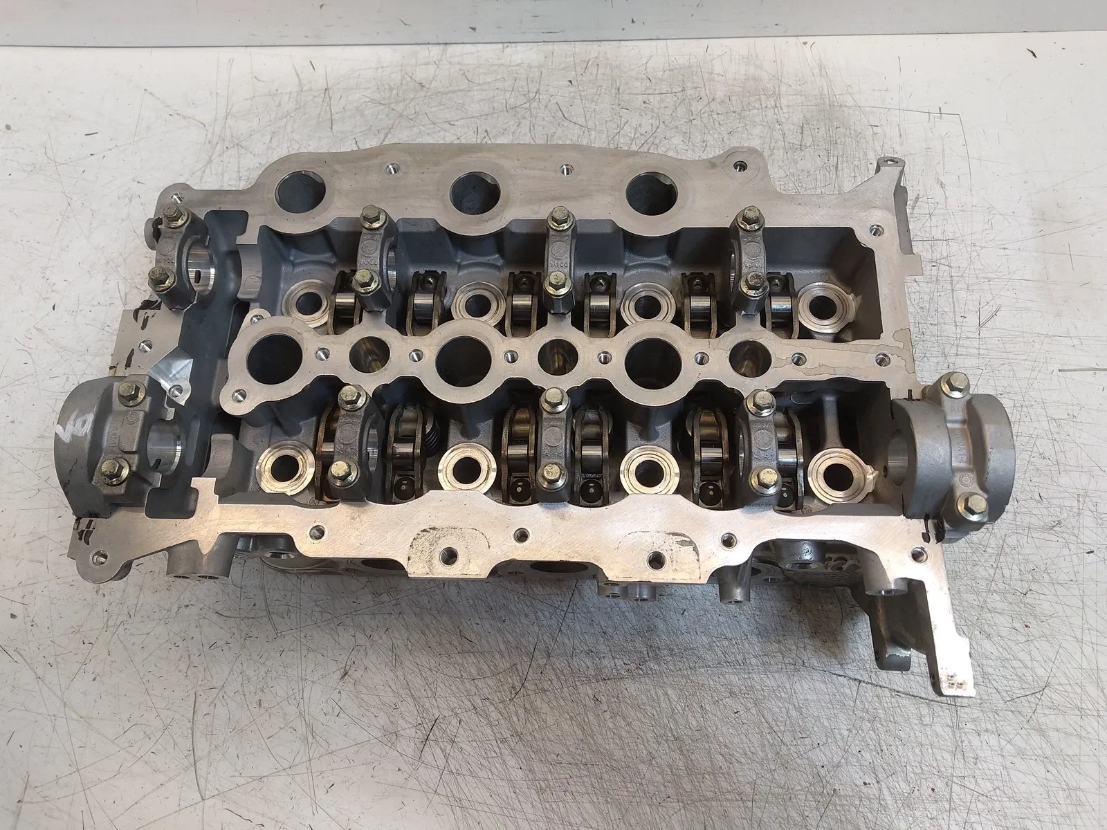 Land Rover Range Rover Sport (L494) Engine parts Cylinder head — LAND ROVER RANGE ROVER SPORT II...