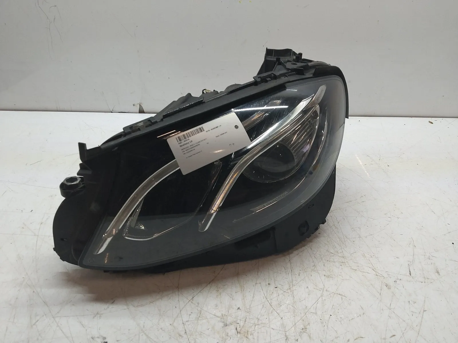 Mercedes-Benz A (W176) ajovalot Left headlight — MERCEDES-BENZ E-CLASS (W213) —...
