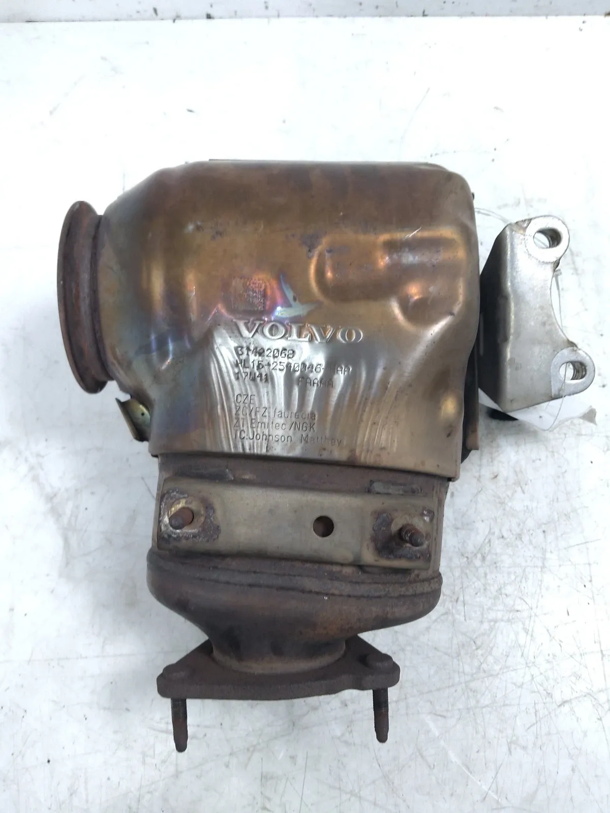 Volvo V40 Exhaust System Catalytic Converter — VOLVO V40 (2012-2019) — 3...