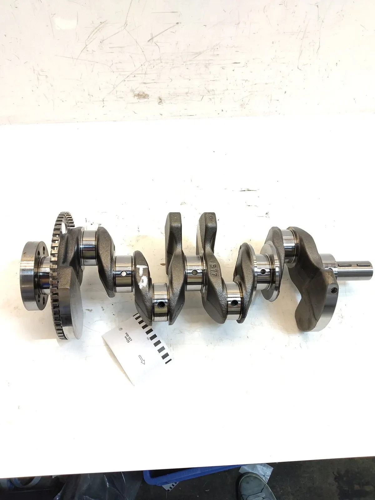Jeep Cherokee (KL) Engine parts Crankshaft — JEEP CHEROKEE / LIBERTY (KL) (2013...