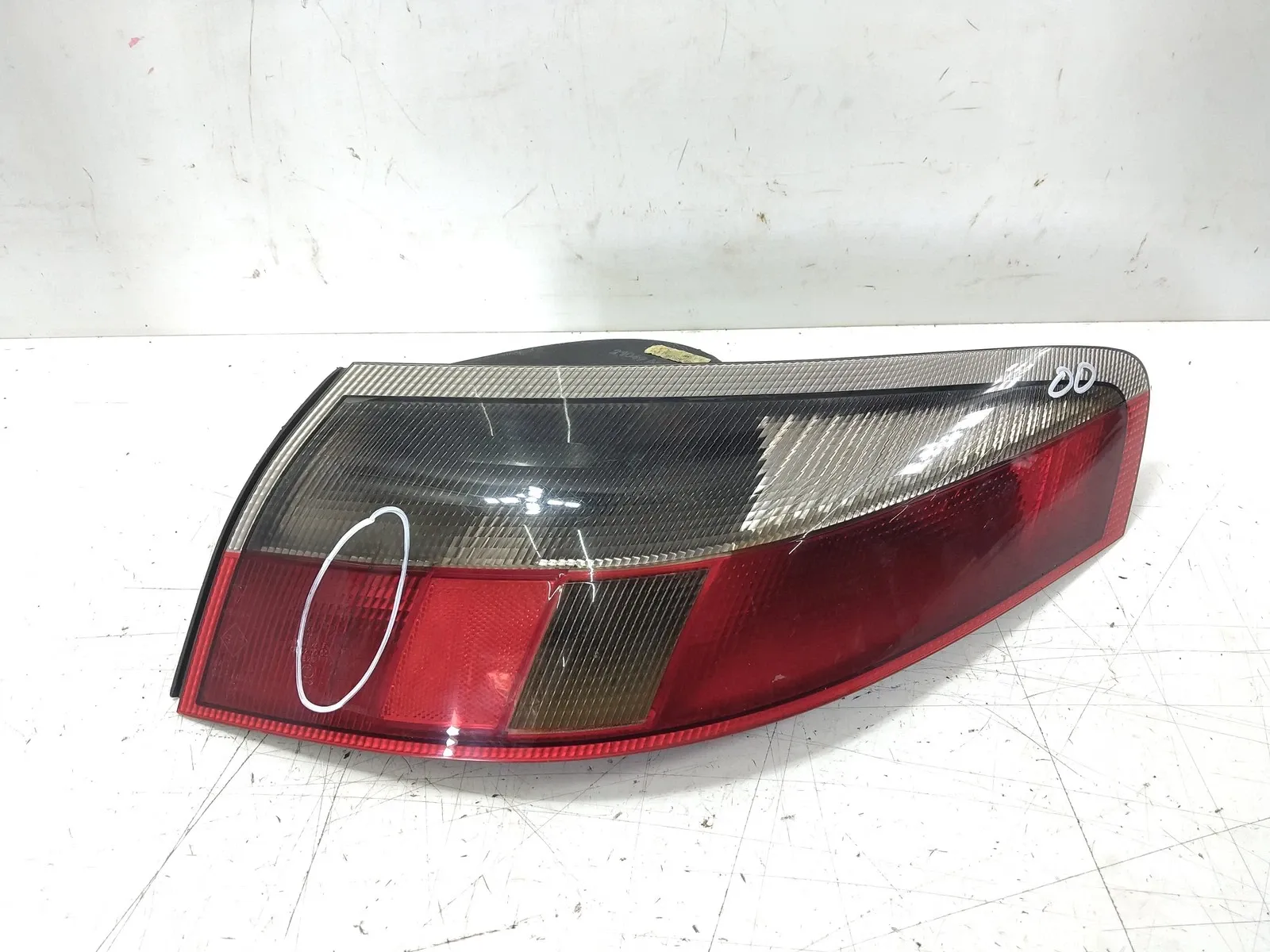Porsche 911 (996) takavalot Tail Light Assembly — PORSCHE 911 (996) (1997-2...