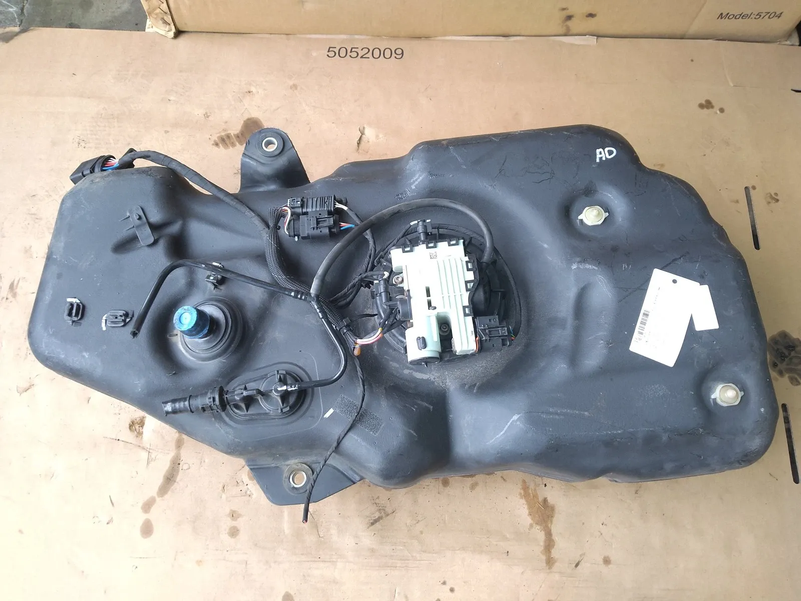 Mercedes-Benz ML / GLE (W166) Other parts AdBlue tank — MERCEDES-BENZ M-CLASS W166 (2011-...