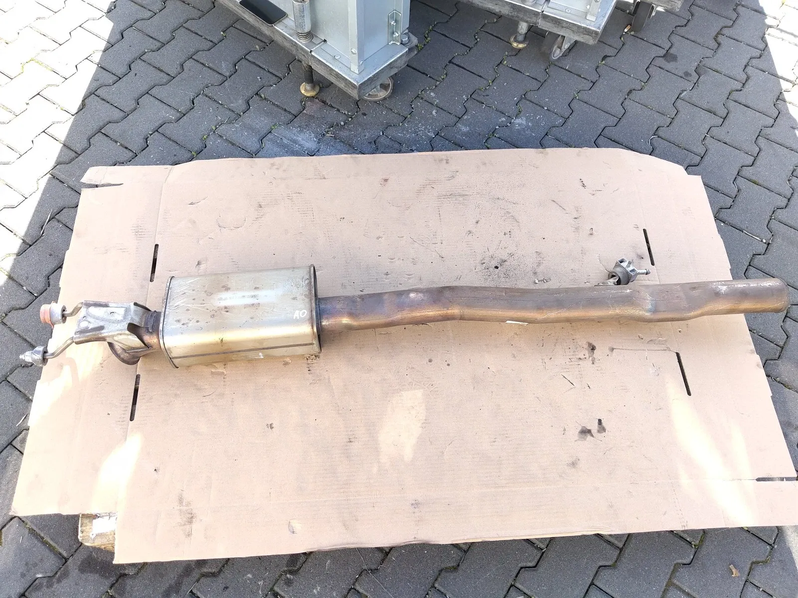 Mercedes-Benz GLA (X156) Other parts Centre silencer — MERCEDES-BENZ GLA (X156) (201...