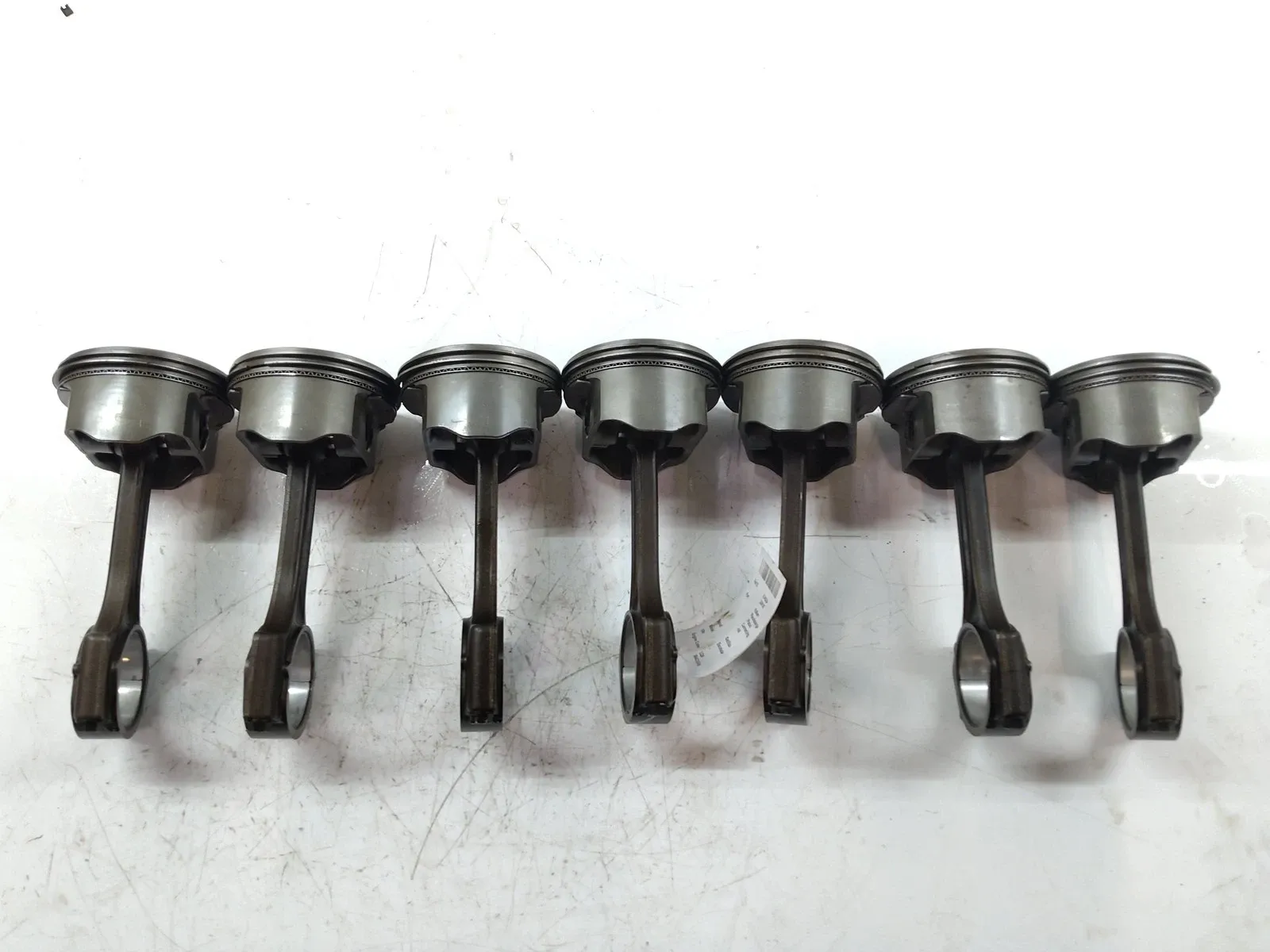 Cadillac Escalade Engine parts 6 × Piston with connecting rod — CADILLAC ESCAL...
