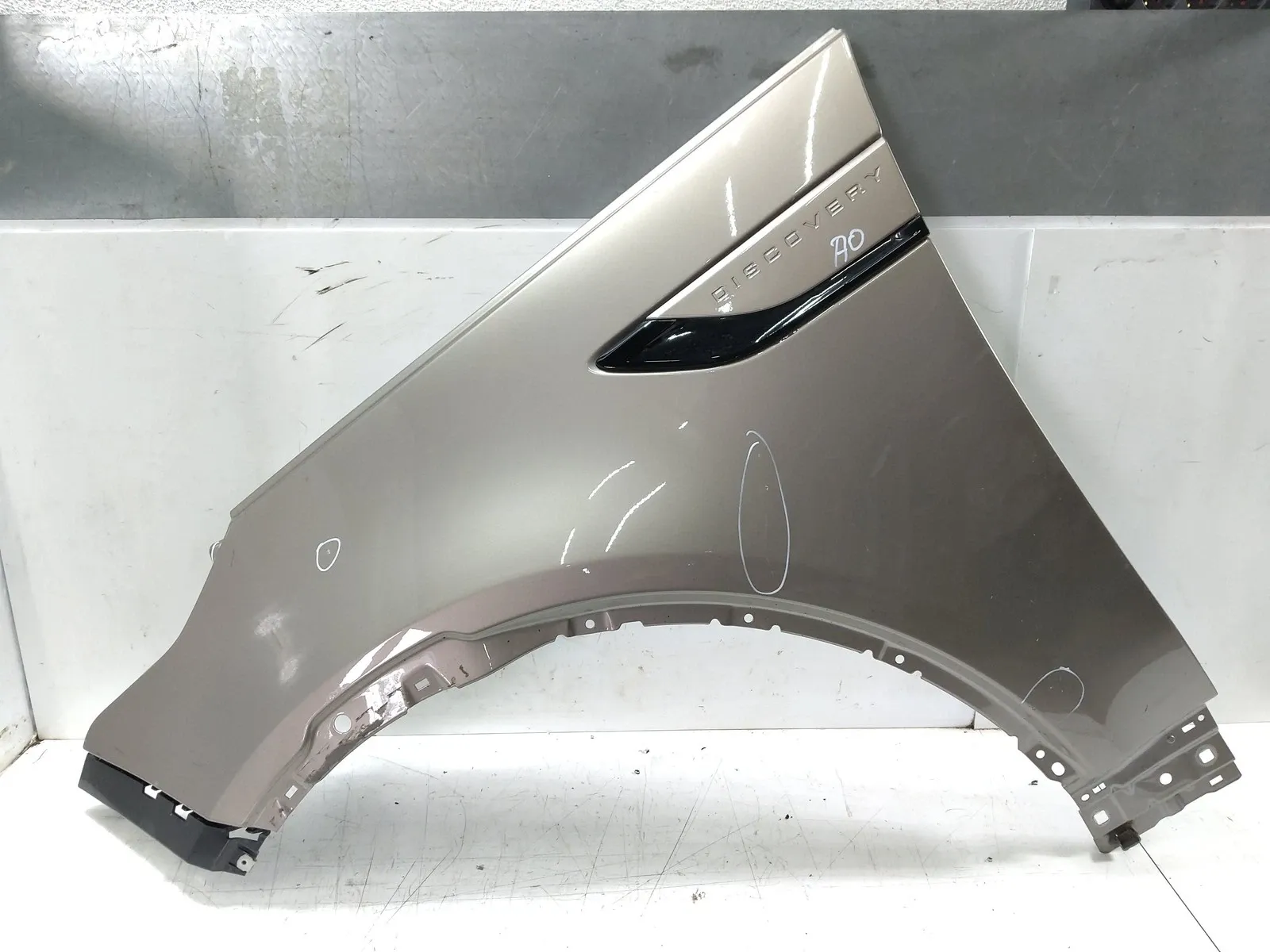 Land Rover Discovery Body Front Left Fender — LAND ROVER DISCOVERY V (L46...