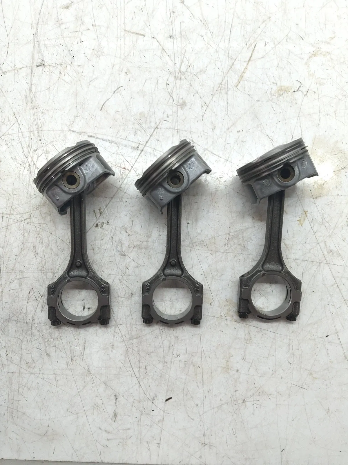 Hyundai i30 Engine parts 3 × Piston with connecting rod — HYUNDAI I30 (G...