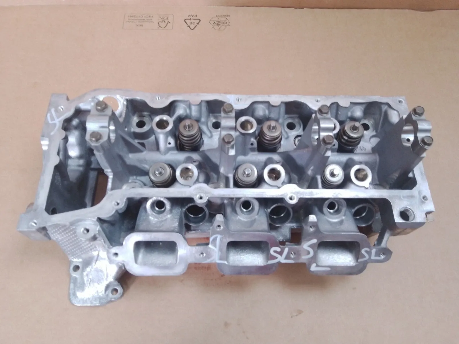 Jeep Grand Cherokee (WK) Engine parts Cylinder head — JEEP GRAND CHEROKEE (2004-2010)...