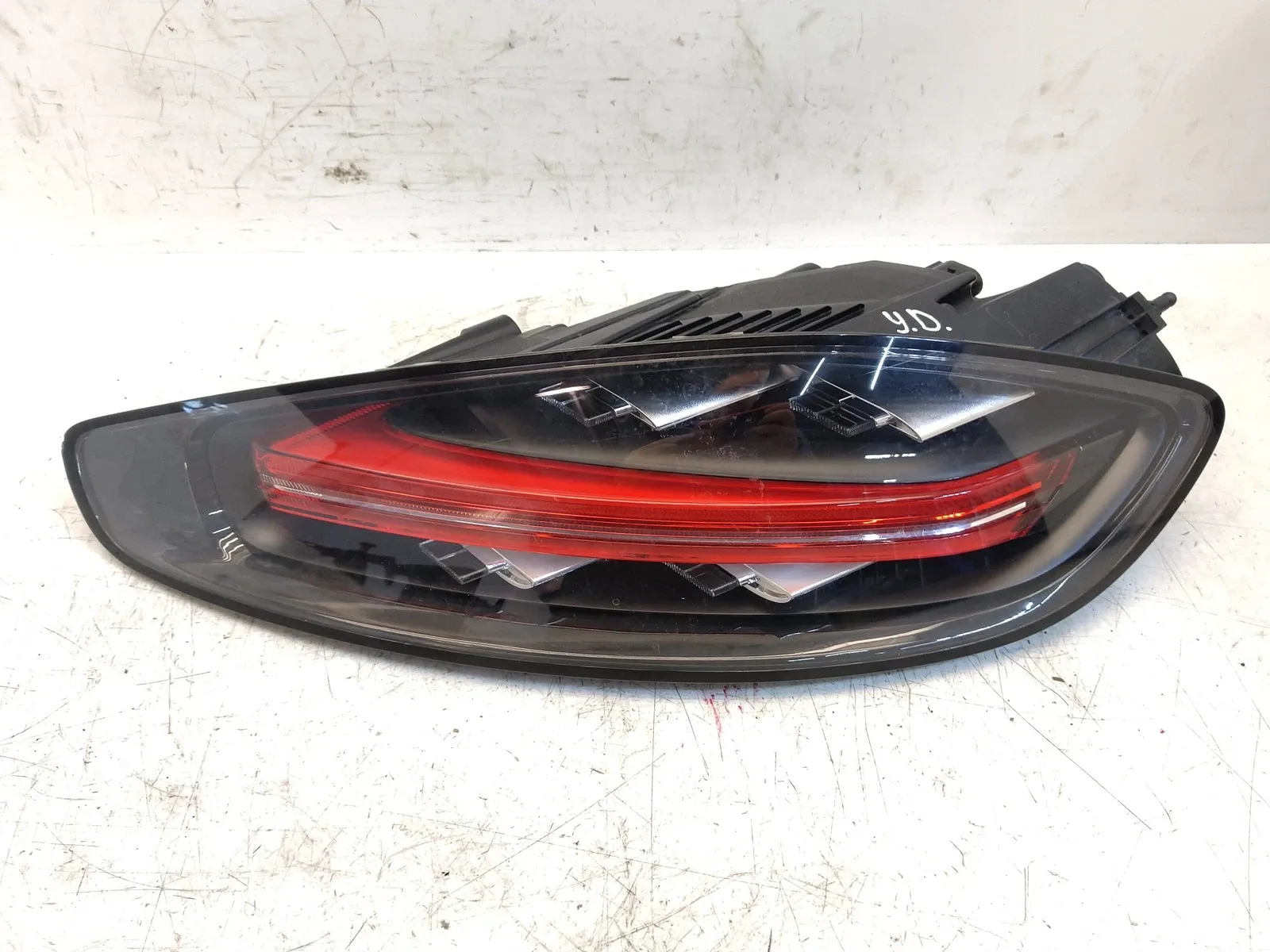 Porsche Boxster (981) задние фары Rear Right Tail Light — PORSCHE 718 BOXSTER / C...
