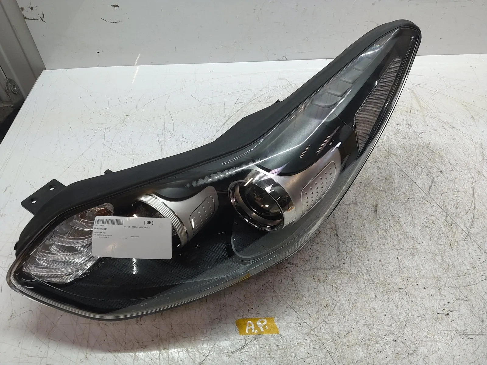 Kia Sportage ajovalot Right headlight — KIA SPORTAGE IV (QL) (2015-20...