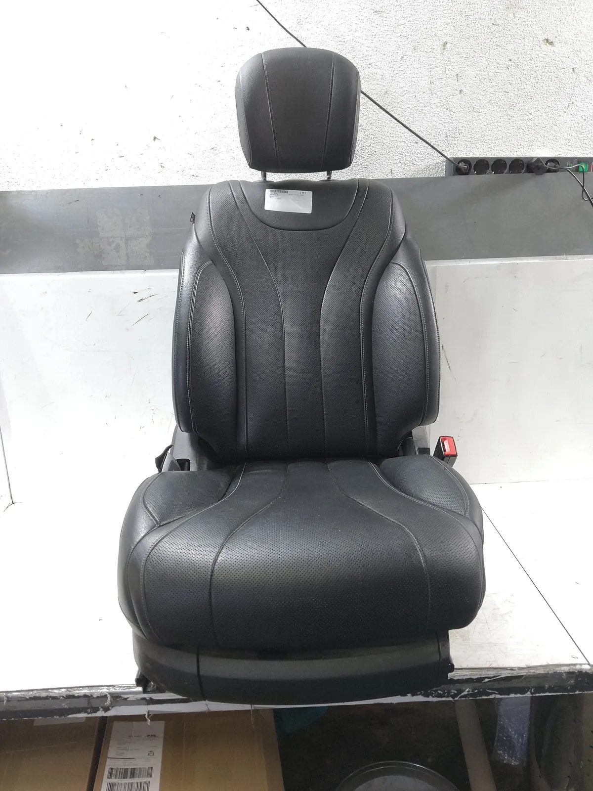 Mercedes-Benz A (W176) sisustus Front right seat — MERCEDES-BENZ S-CLASS (W222,...