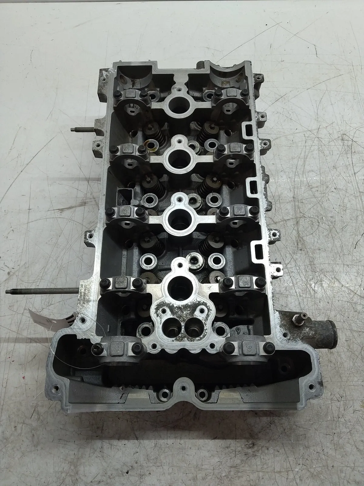 Chevrolet HHR Engine parts Cylinder head — CHEVROLET HHR (2005-2011) — 125...