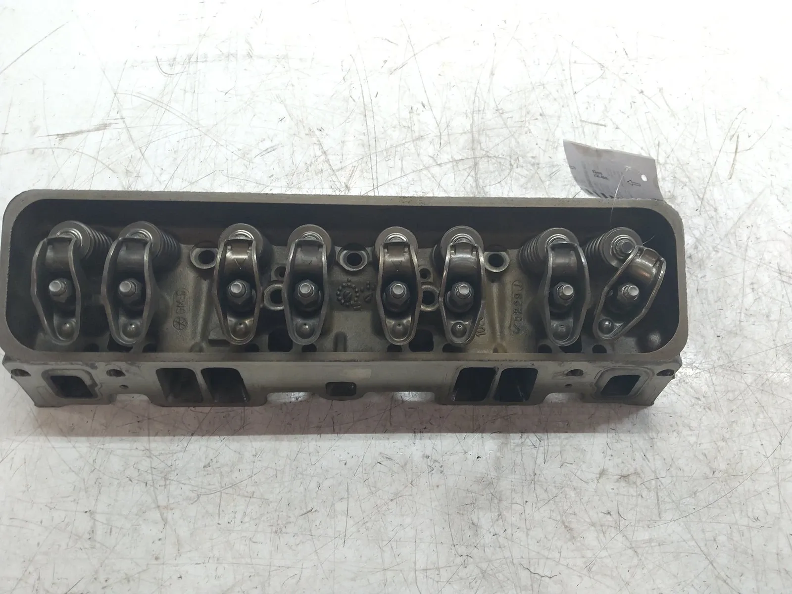 Chevrolet Tahoe Engine parts Cylinder head — CHEVROLET TAHOE (1994-2000) — 1...