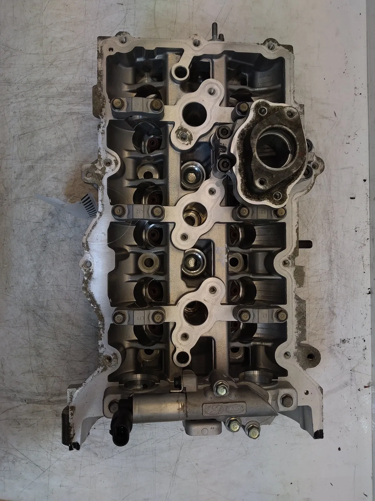 Kia Stinger Engine parts Cylinder head — KIA STINGER (CK) (2017-PRESENT)...