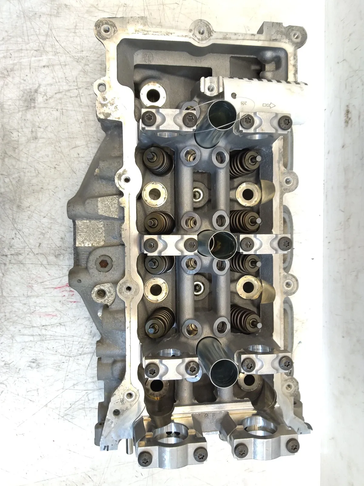 Dodge Challenger Engine parts Cylinder head — DODGE CHALLENGER — 05164510AJ

...
