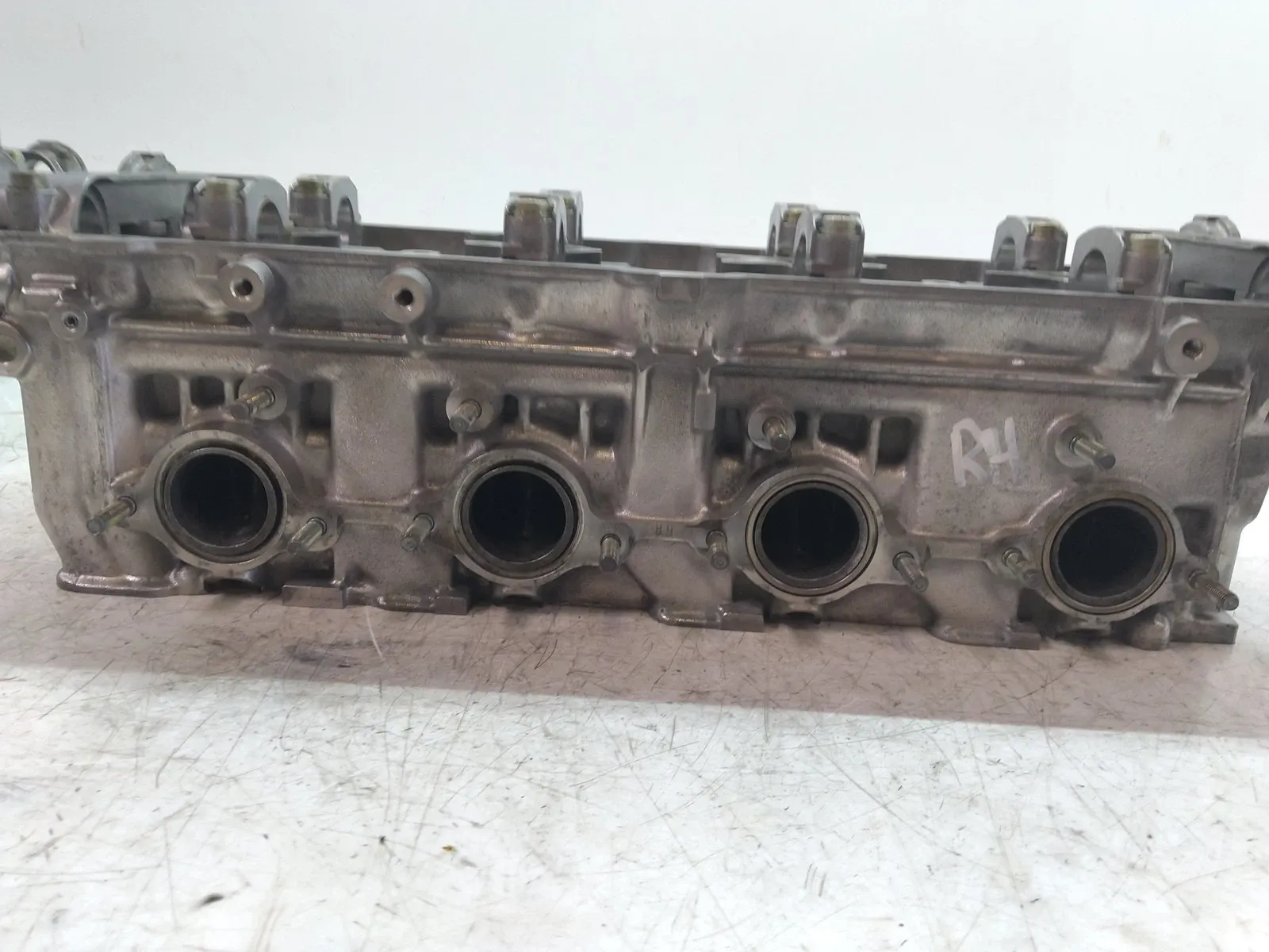 Porsche 928 Engine parts Cylinder head — PORSCHE 928 (1977-1995) — 928.1...