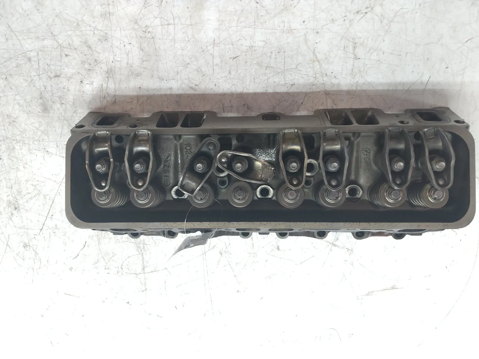 Chevrolet Tahoe Engine parts Cylinder head — CHEVROLET TAHOE (1994-2000) — 1...