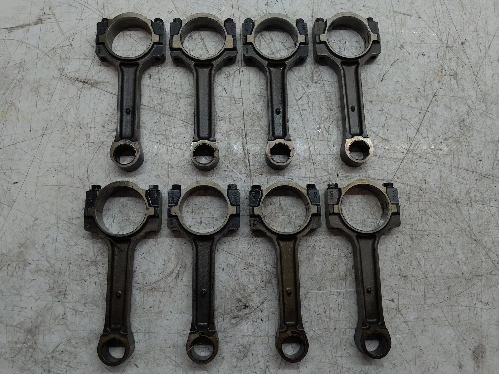 Chevrolet Silverado Engine parts 8 × Connecting rod — CHEVROLET SILVERADO

Gener...