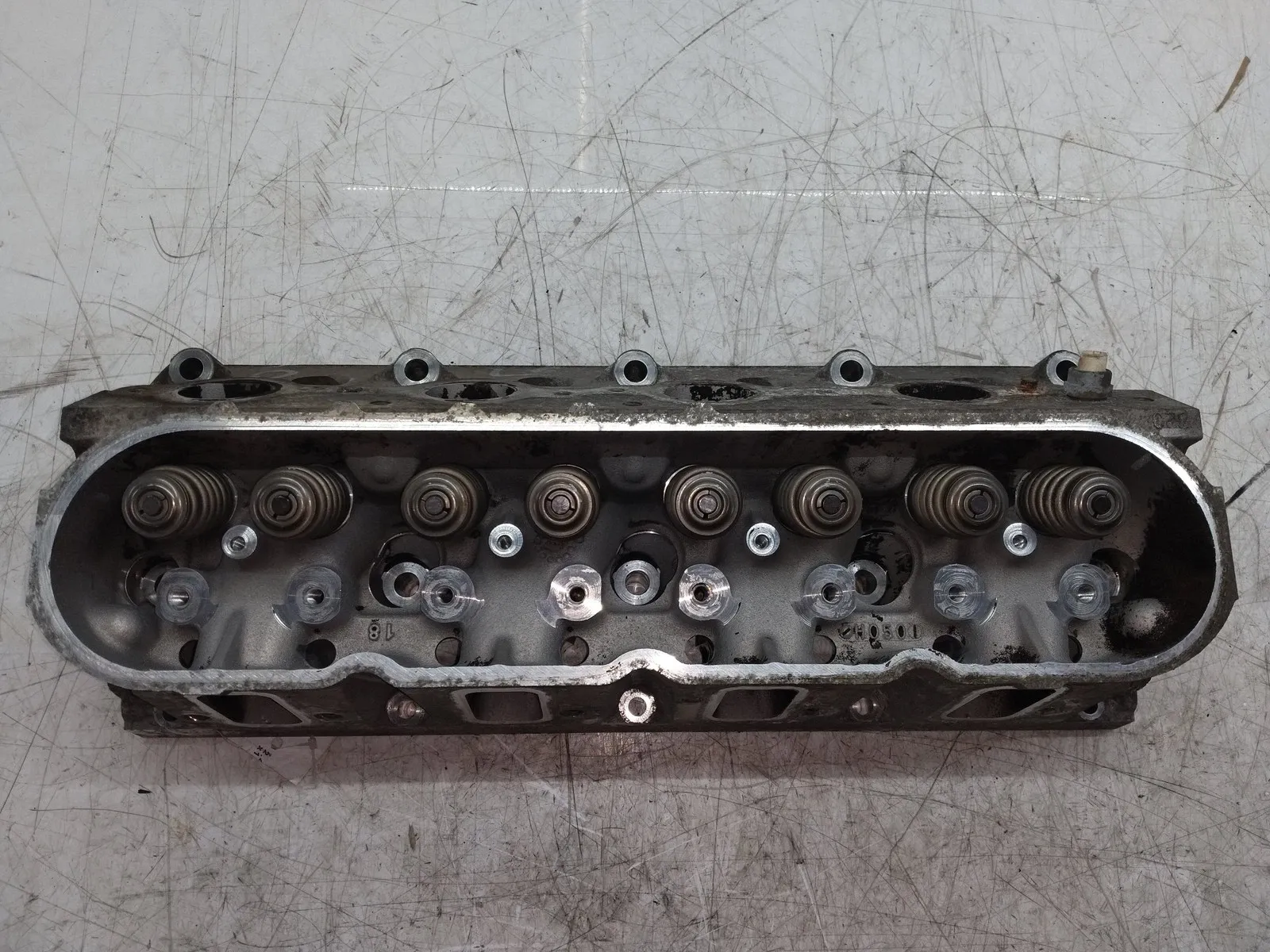 Cadillac Escalade Engine parts Cylinder head — CADILLAC ESCALADE (2006-2014) —...