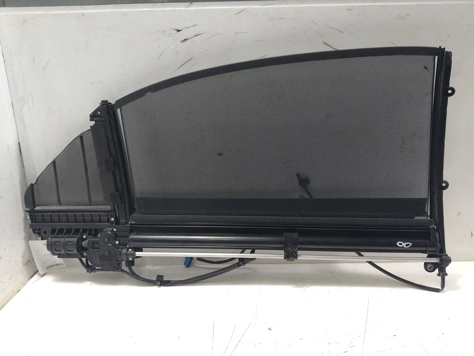 Mercedes-Benz A (W176) sisustus Rear window sunshade — MERCEDES-BENZ S-CLASS (2...