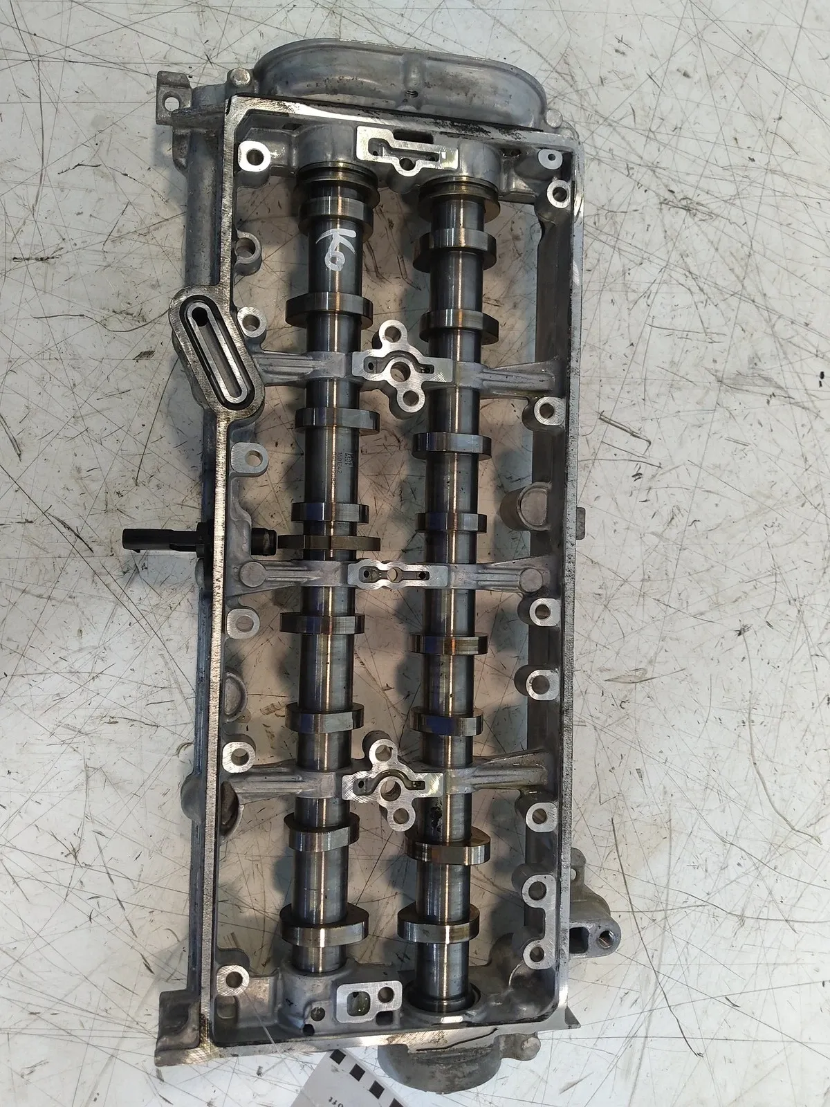 Skoda Karoq Engine parts Valve cover with camshafts — SKODA KAROQ (NU7) ...
