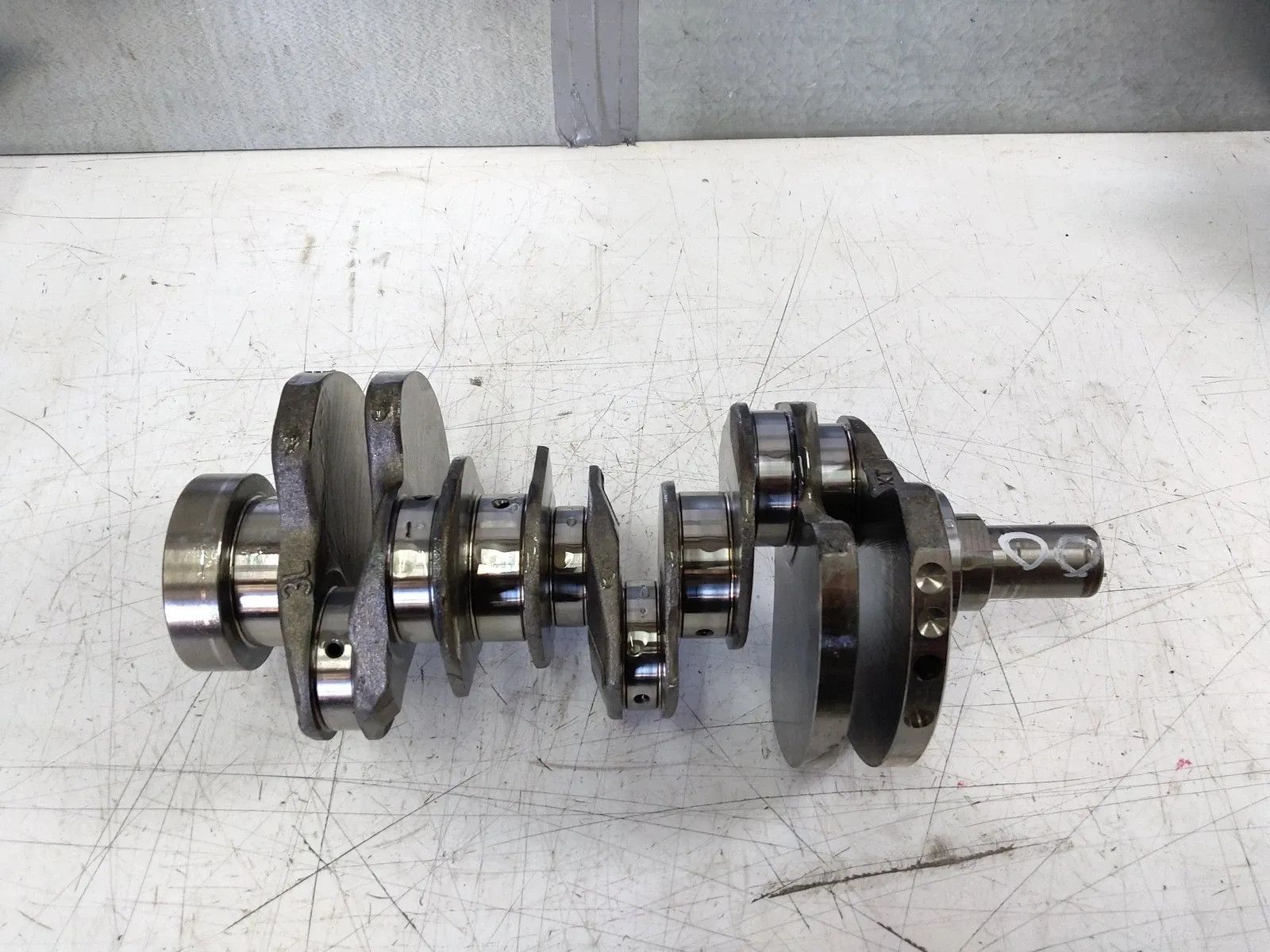Jaguar XJ Engine parts Crankshaft — JAGUAR XJ (X351) (2009-2019) — 9X2...