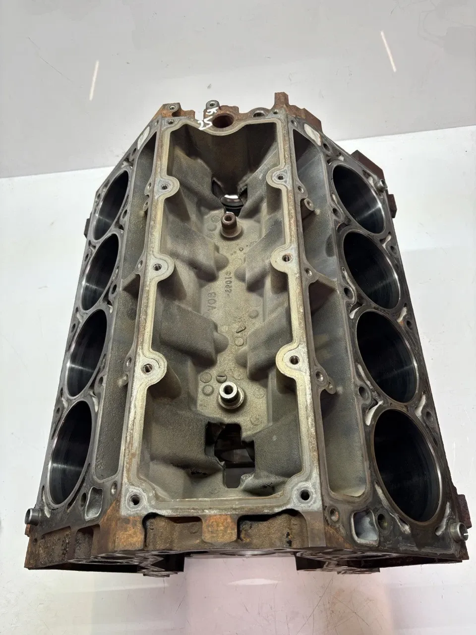 Cadillac Escalade Engine parts Engine Block — CADILLAC ESCALADE (1998-2006)

G...