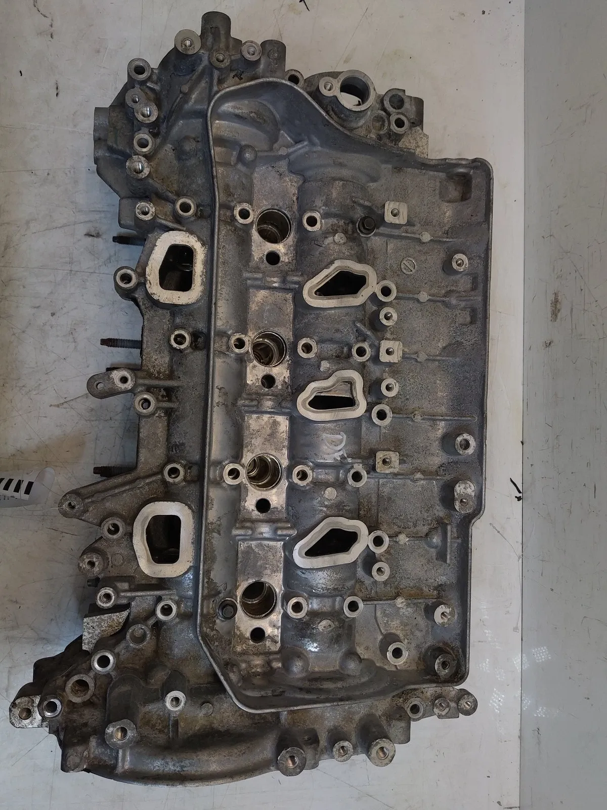 Nissan Navara (D23) Engine parts Cylinder head — NISSAN NAVARA — 110422750R

Par...