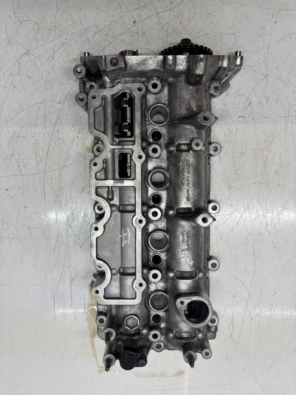Land Rover Range Rover (L405) Engine parts Valve cover with camshafts — LAND ROVER RANGE R...