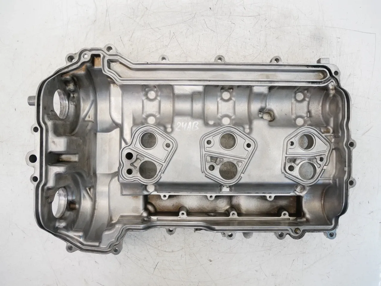 Porsche 911 (992) Engine parts Valve Cover — PORSCHE 911 (992) (2019-PRESENT) ...