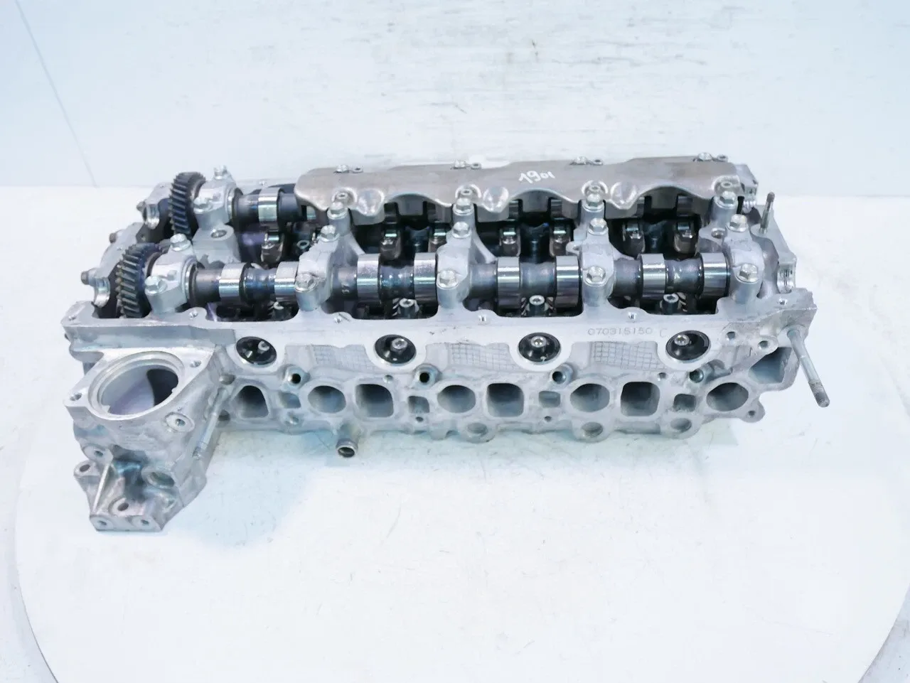 Isuzu D-Max Engine parts Cylinder head — ISUZU D-MAX (RT) (2012-2019) — ...