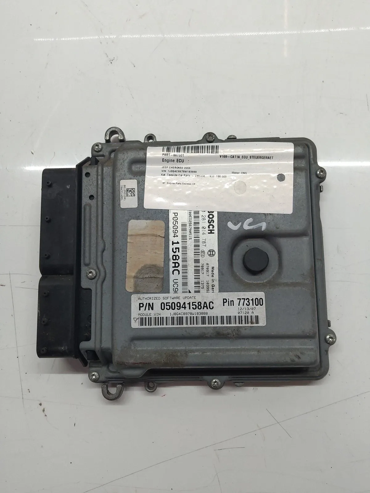 Jeep Cherokee / Liberty (KJ) Electrical parts Engine Control Unit — JEEP CHEROKEE / LIBERTY I...