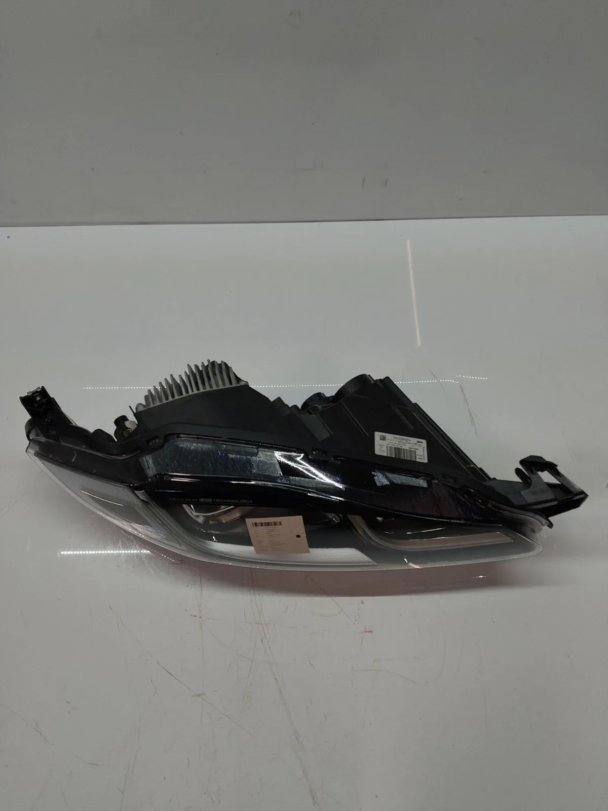 Jaguar XJ esituled Right headlight — JAGUAR XJ (X351) (2009-2019) ...