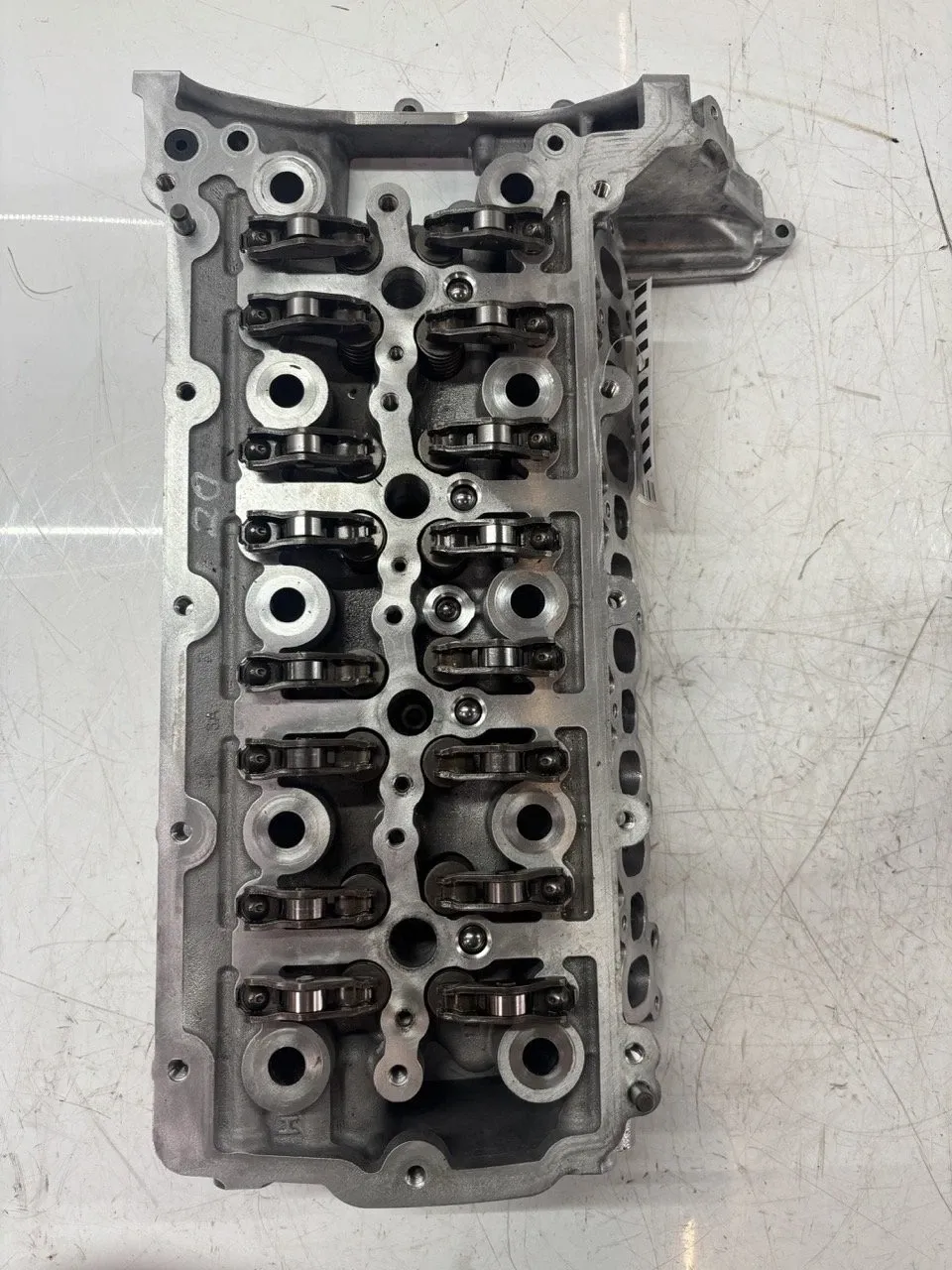 Land Rover Range Rover (L405) Engine parts Cylinder head — LAND ROVER RANGE ROVER DISCOVER...