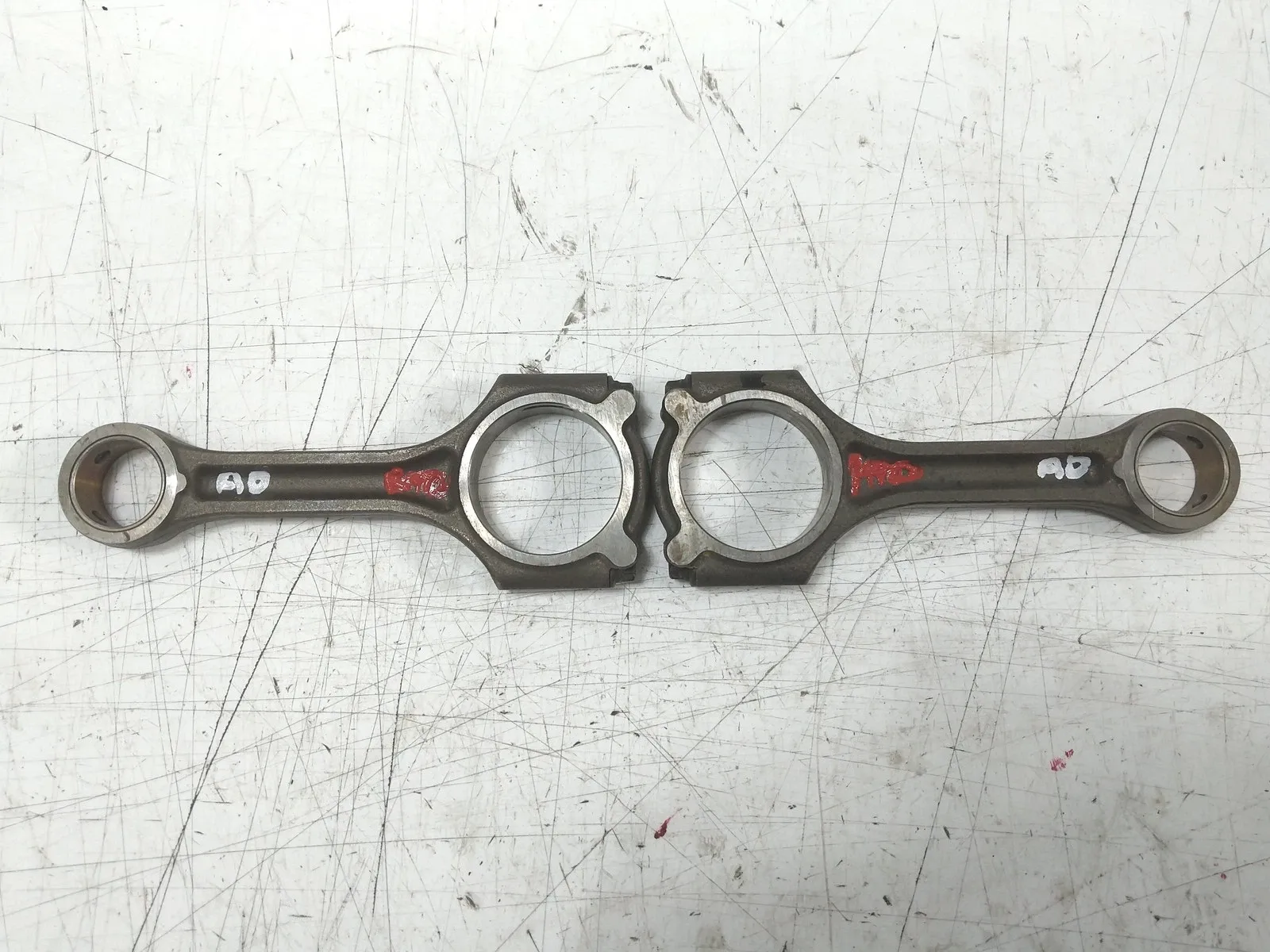 Hyundai i40 Engine parts 4 × Connecting rod — HYUNDAI I40 (VF) (2011-201...
