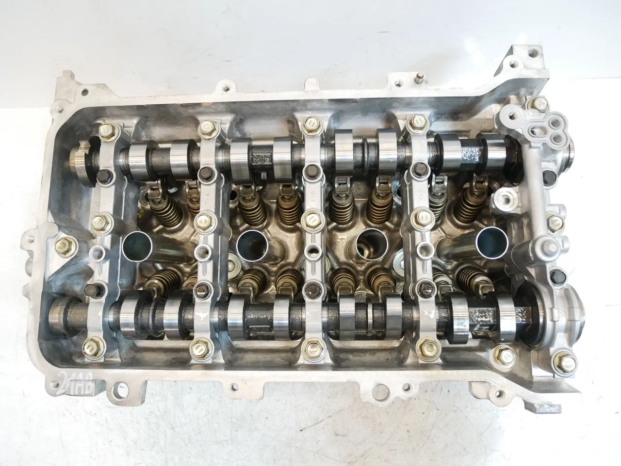 Toyota Auris Engine parts Cylinder head — TOYOTA AURIS (E18) (2012-2018)
...