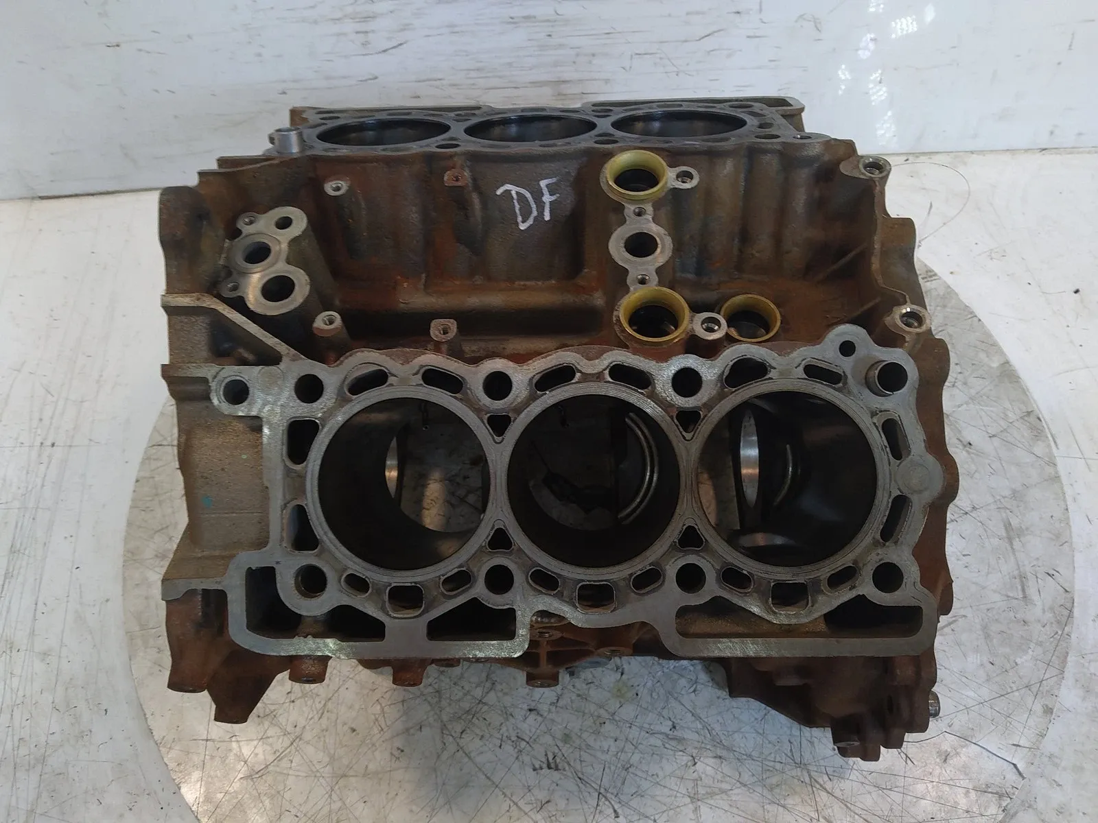 Land Rover Discovery Engine parts Engine Block — LAND ROVER DISCOVERY — FW9Q-6015...