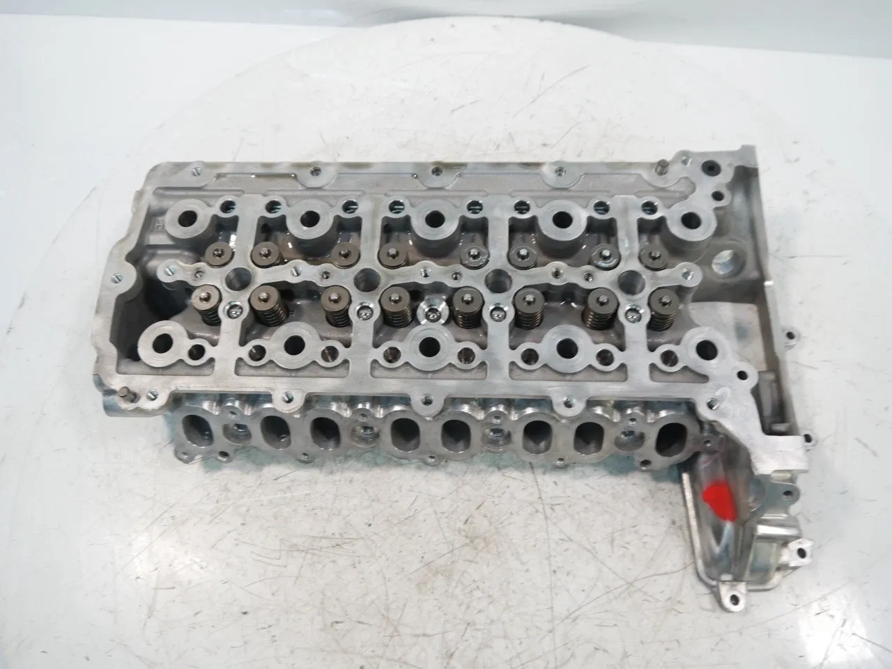 Land Rover Range Rover (L460) Engine parts Cylinder head — LAND ROVER RANGE ROVER IV (L405...
