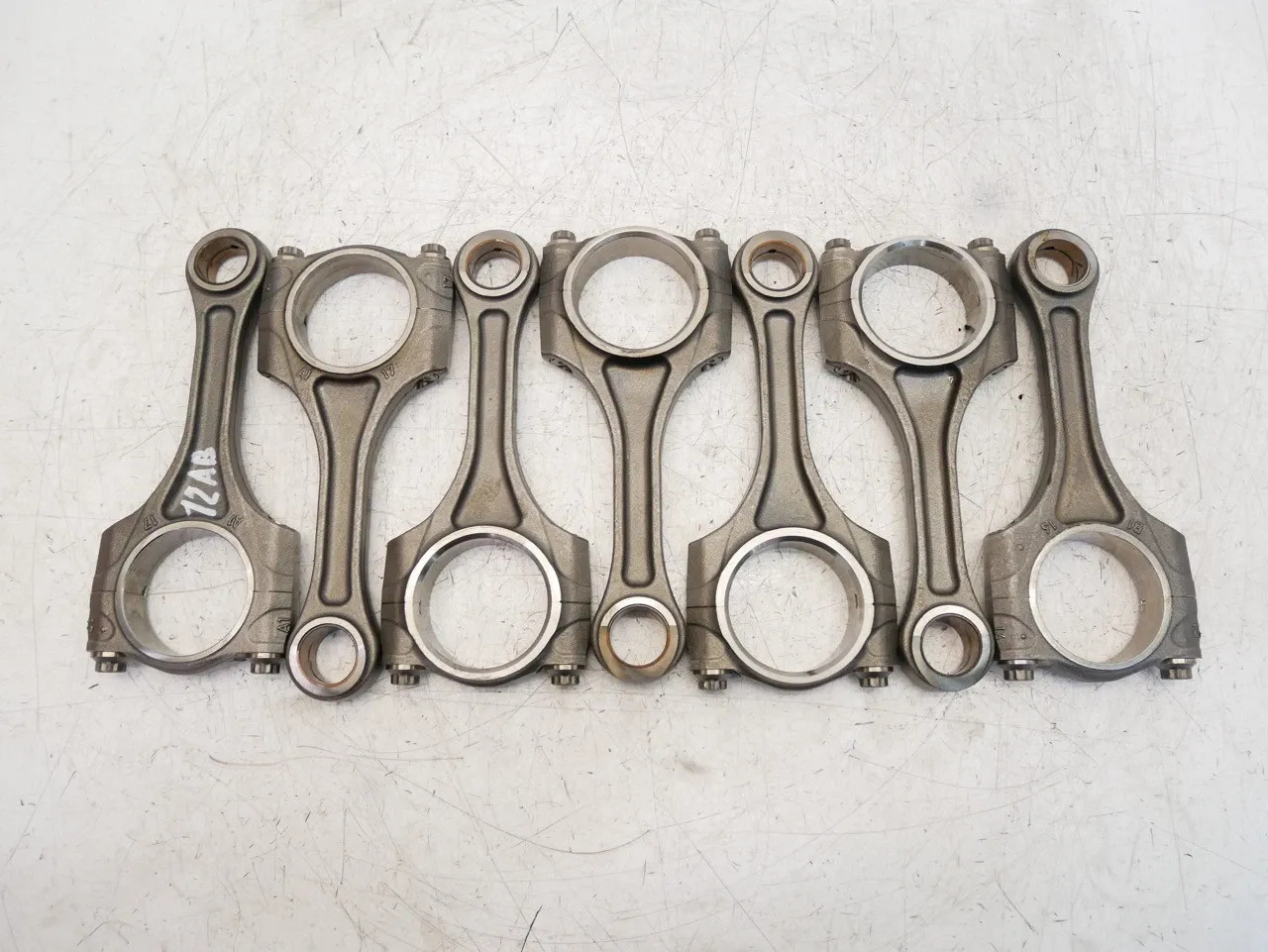 Alfa-Romeo Giulia (952) Engine parts 6 × Connecting rod — ALFA ROMEO ROMERO GIULIA 9...
