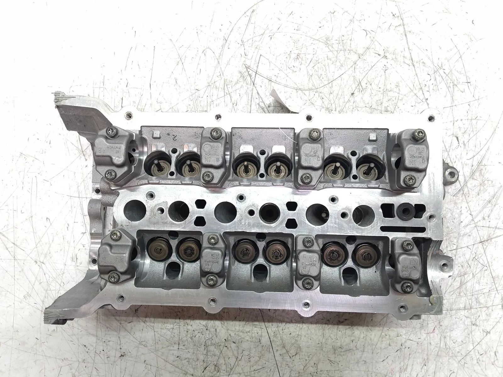 Land Rover Range Rover Sport (L494) Engine parts Cylinder head — LAND ROVER SPORT L494 (2013-201...