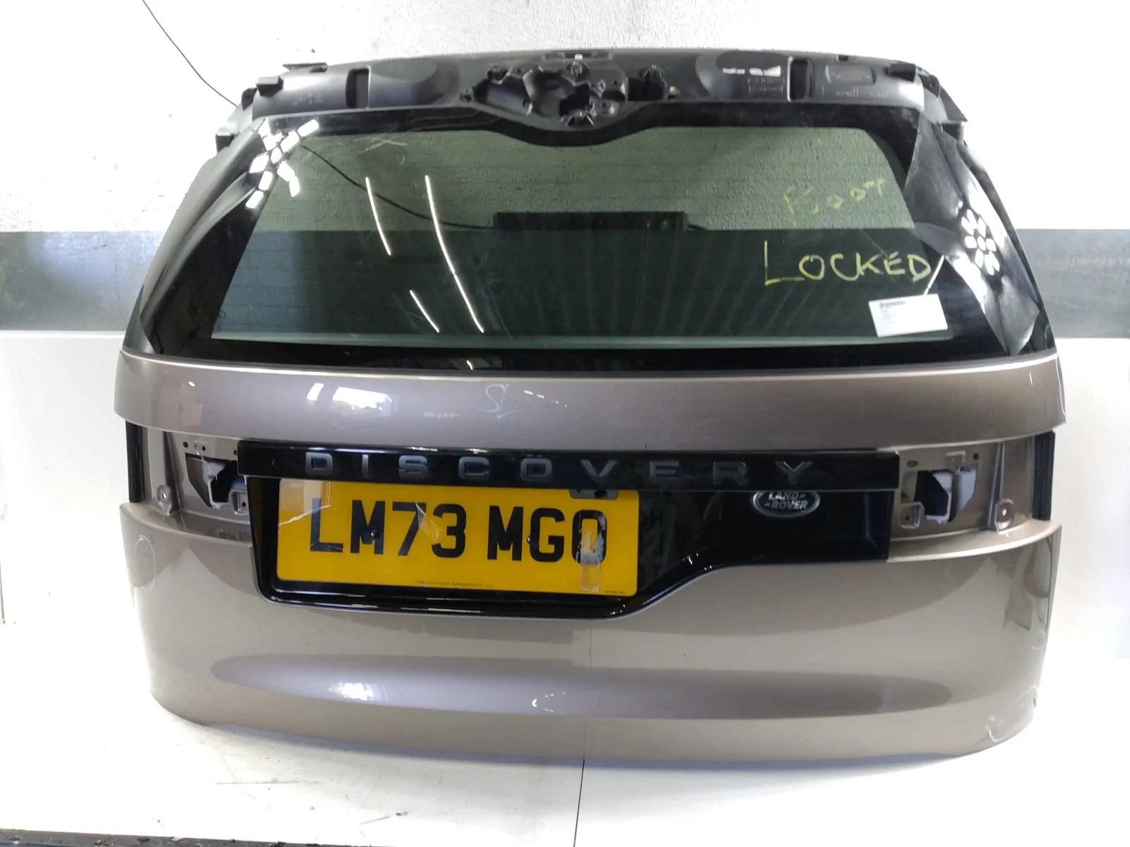 Land Rover Discovery Doors Tailgate — LAND ROVER DISCOVERY V (L462) (2016-...