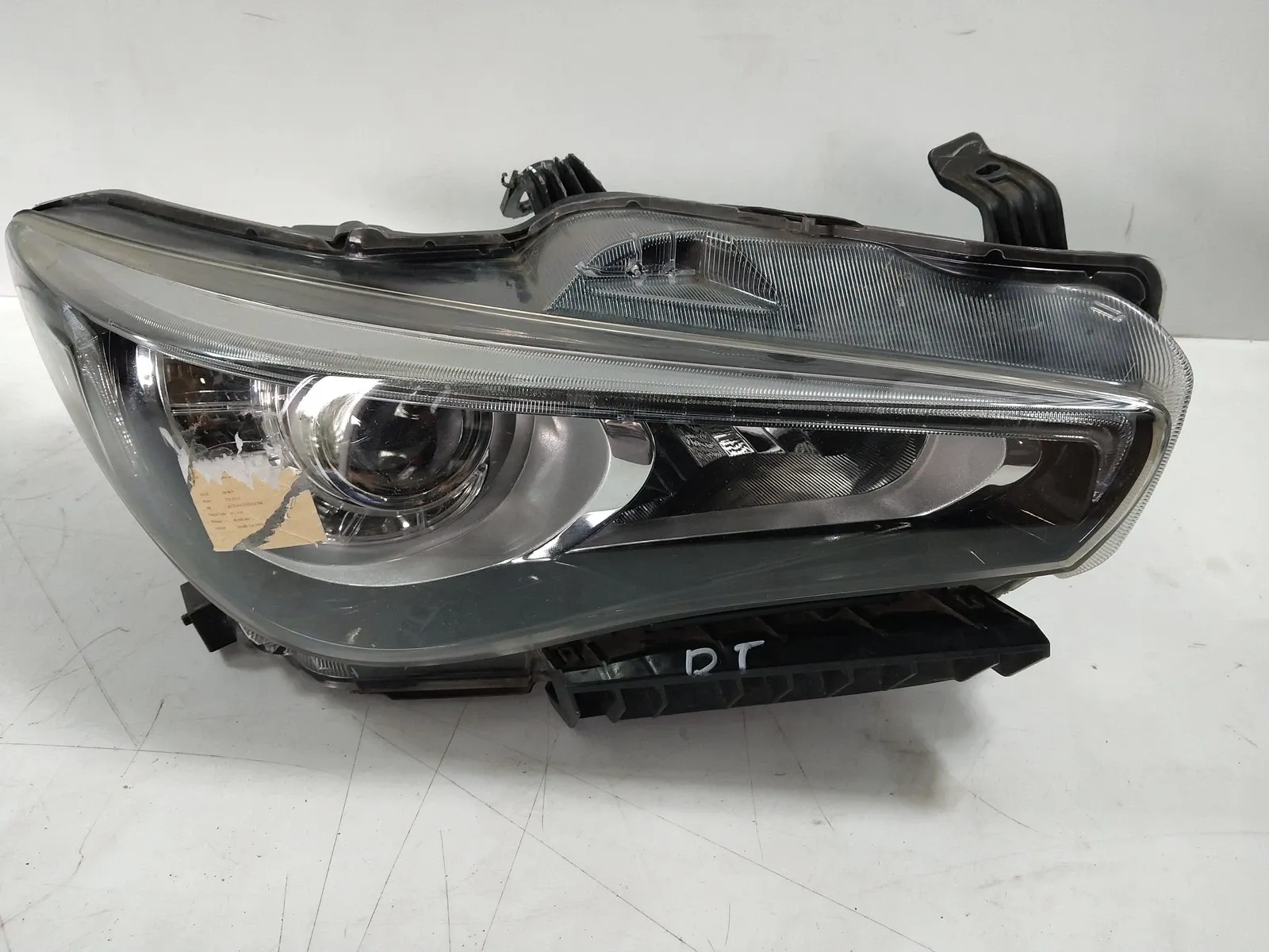 Infiniti Q50 передние фары Right headlight — INFINITI Q50 (V37) (2013-PRES...