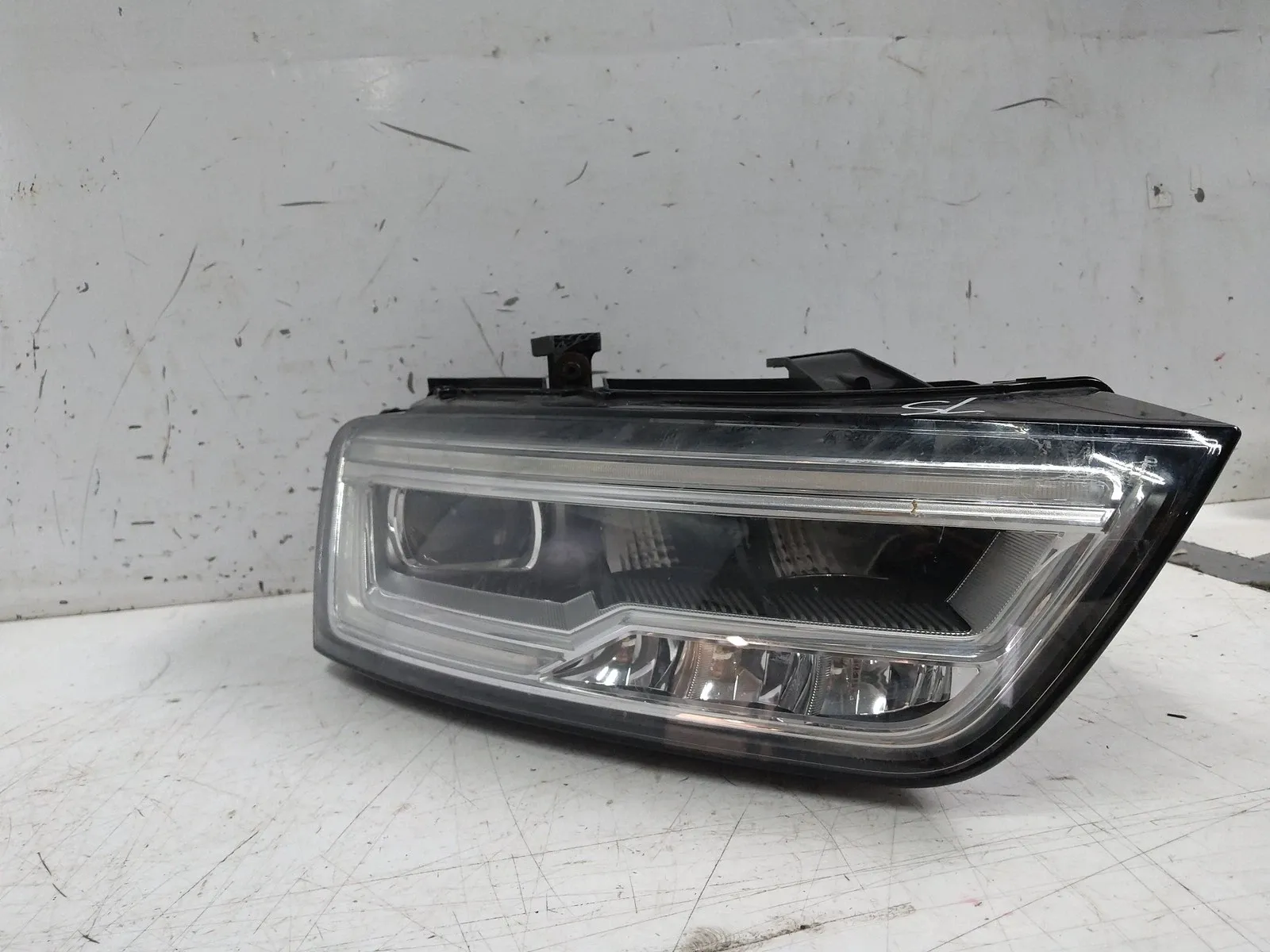 Land Rover Discovery передние фары Right headlight — LAND ROVER DISCOVERY V (L462)...