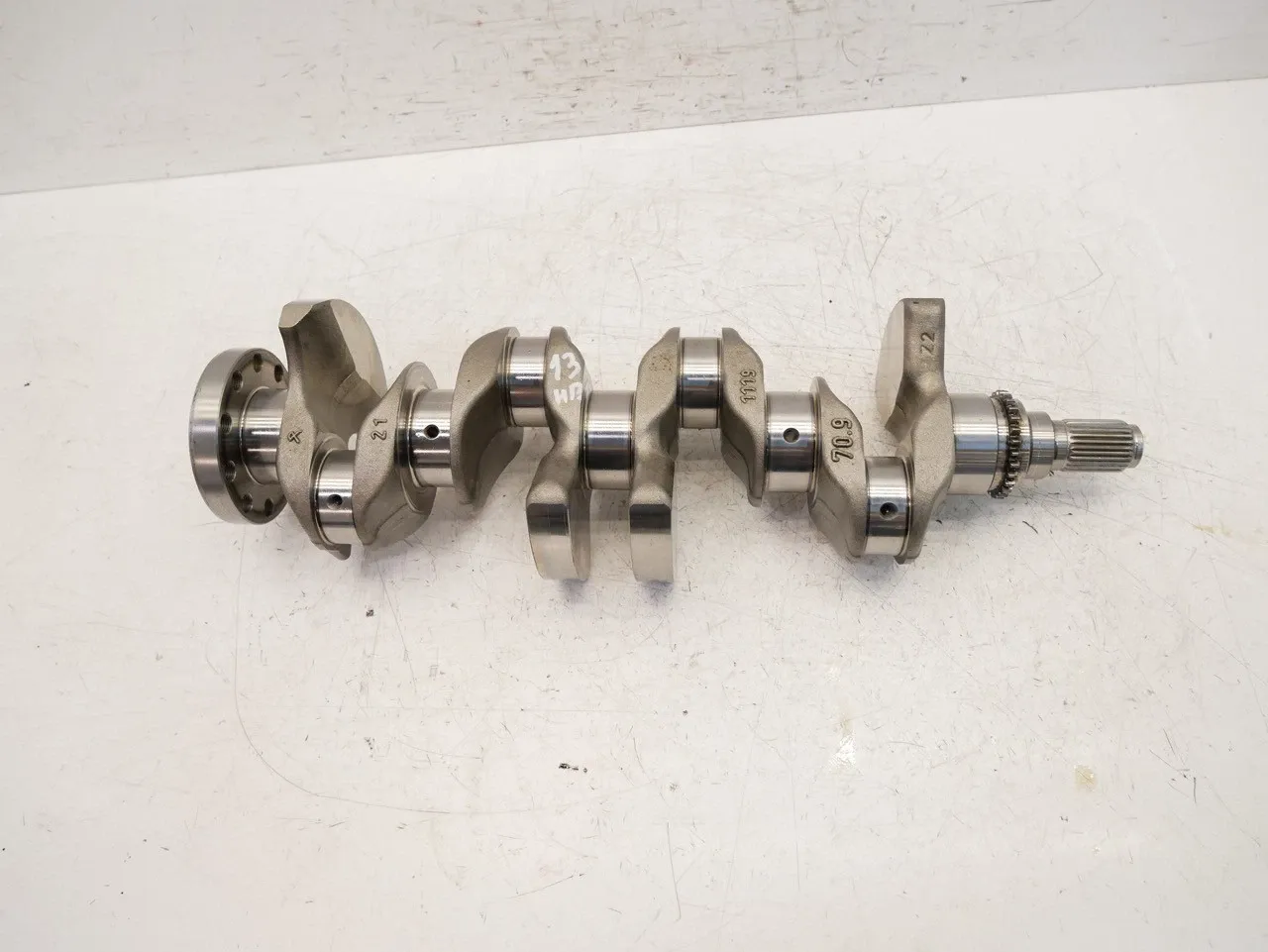 Volvo V40 Engine parts Crankshaft — VOLVO V40 (2012-2019) — 31401208

...