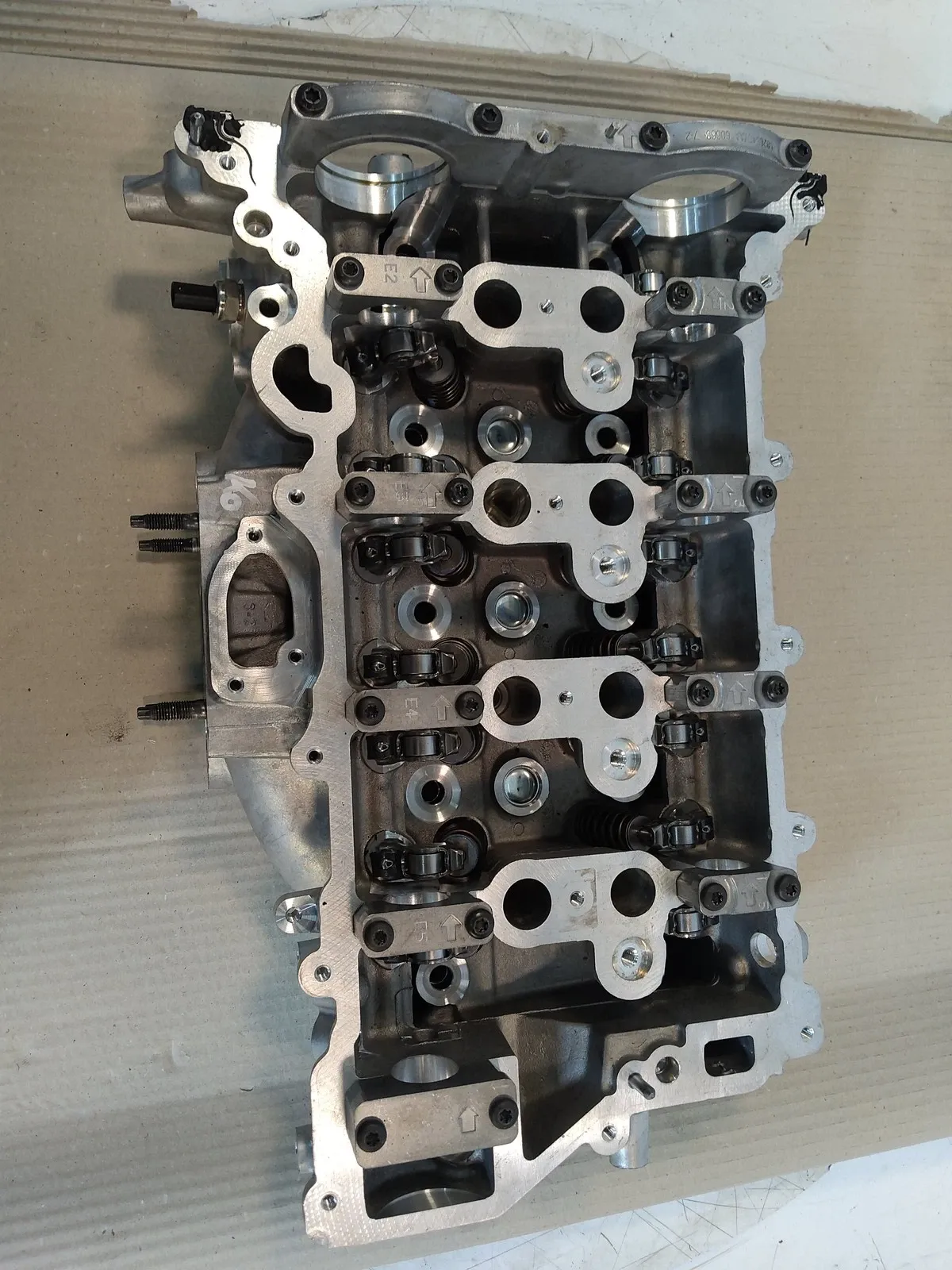 Jeep Cherokee (KL) Engine parts Cylinder head — JEEP CHEROKEE / LIBERTY (KL) (2...