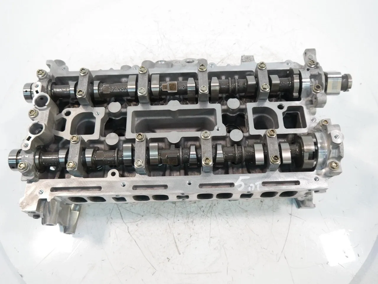 Ford Mustang Engine parts Cylinder head — FORD MUSTANG VI (2014-2023) — E...