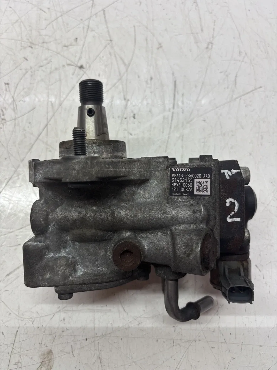 Volvo V60 Fuel system High-pressure fuel pump — VOLVO V60 I (2018-202...