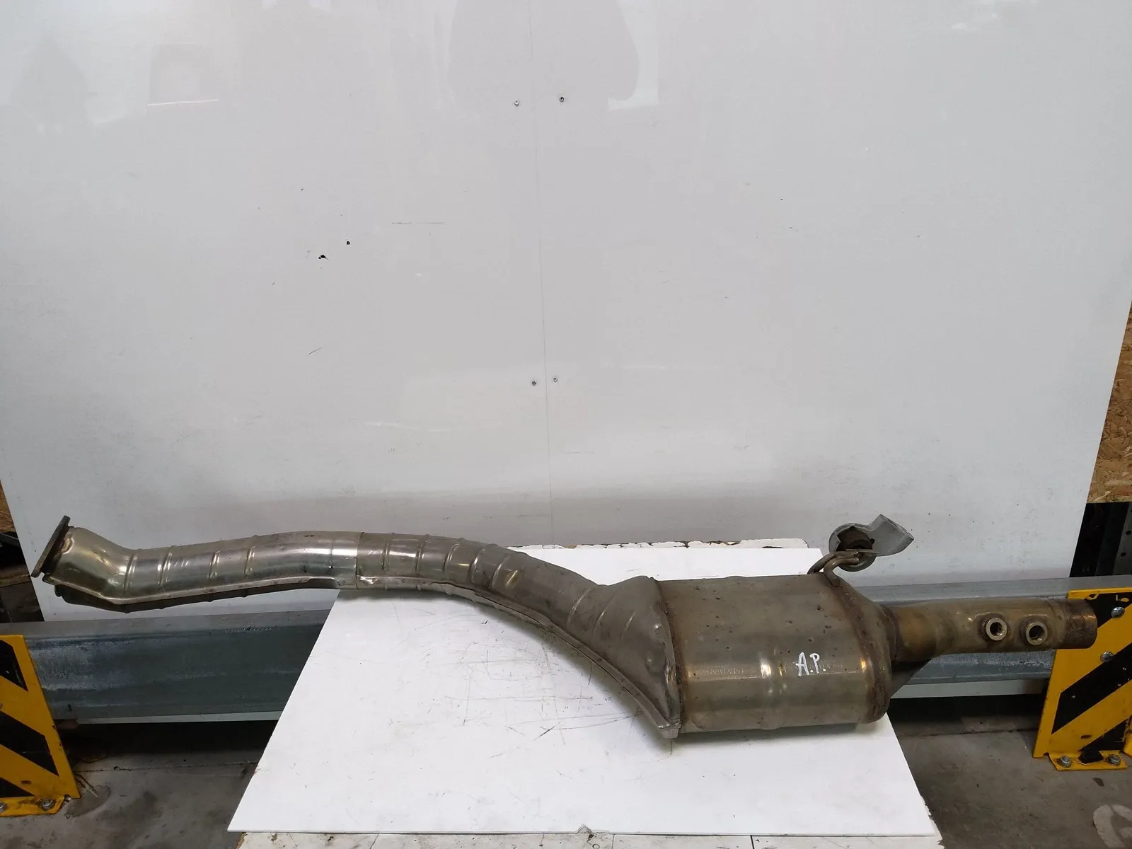 Land Rover Defender Exhaust System Catalytic Converter — LAND ROVER DEFENDER STATI...