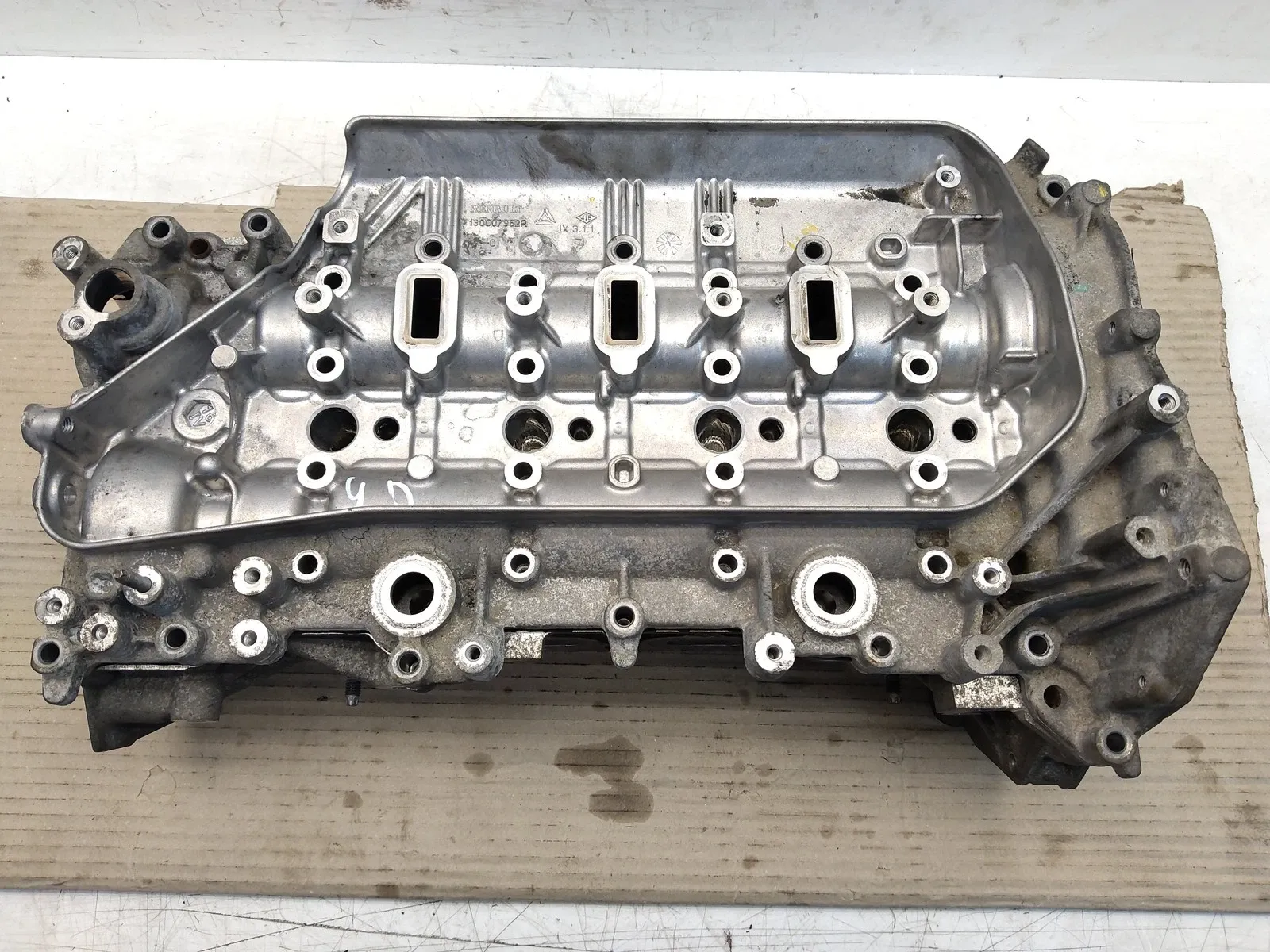Nissan Qashqai Engine parts Cylinder head — NISSAN QASHQAI I (J10) (2007-20...